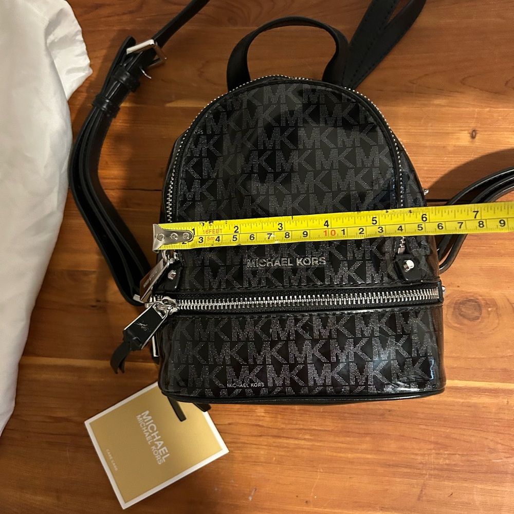 Michael kors small backpack purse - Picture 5 of 8